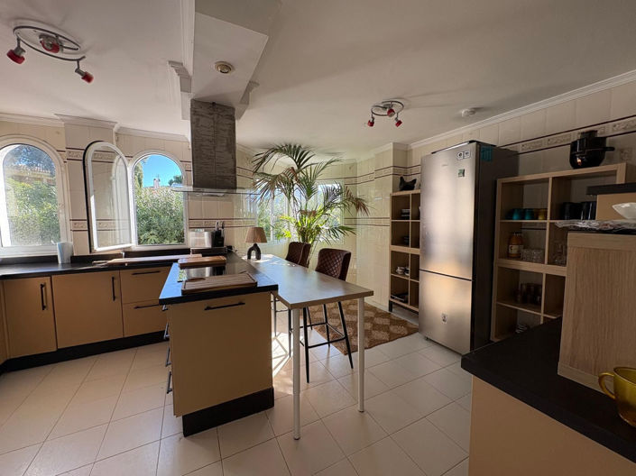 Image No.19-6 Bed Villa for sale