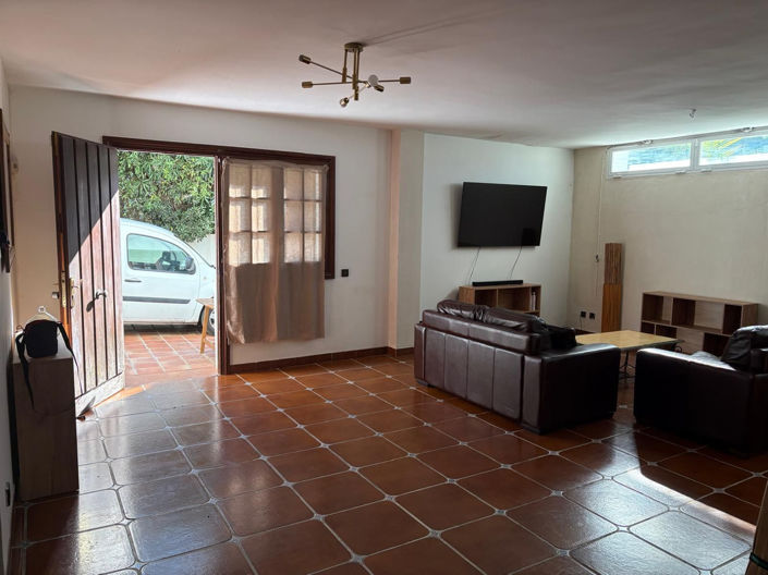 Image No.29-6 Bed Villa for sale