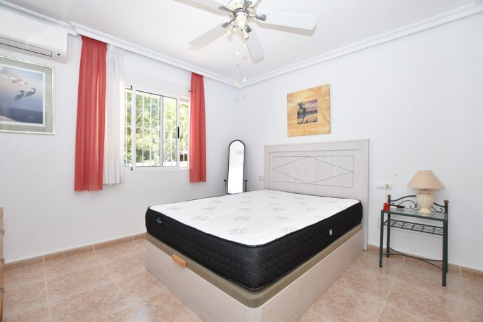 Image No.10-3 Bed Villa for sale