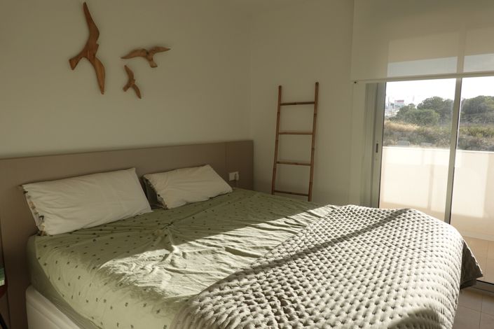 Image No.25-3 Bed Property for sale