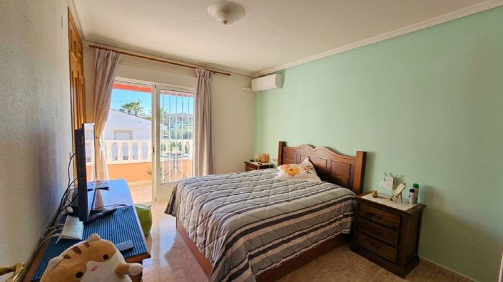 Image No.25-3 Bed Apartment for sale