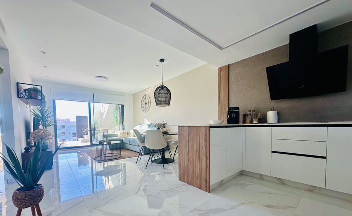 Image No.2-2 Bed Property for sale