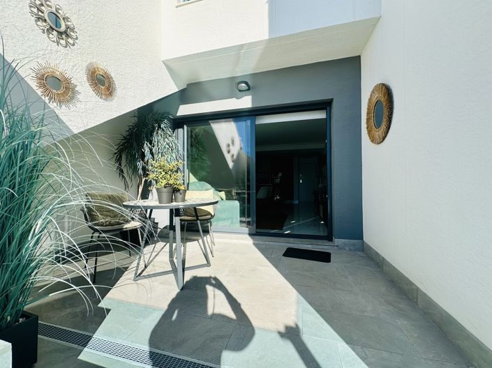 Image No.9-2 Bed Property for sale