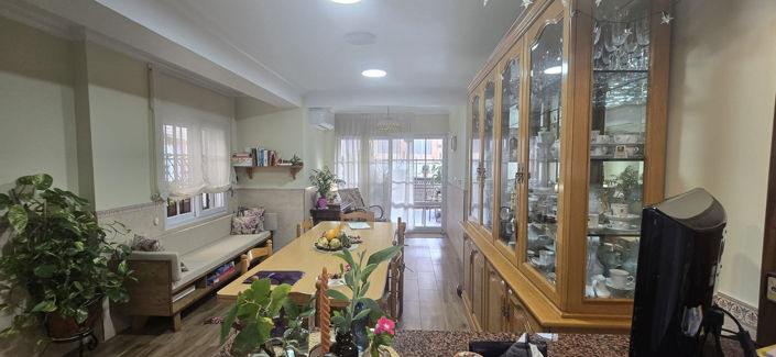 Image No.12-6 Bed House for sale