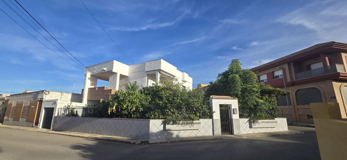 Image No.2-6 Bed House for sale