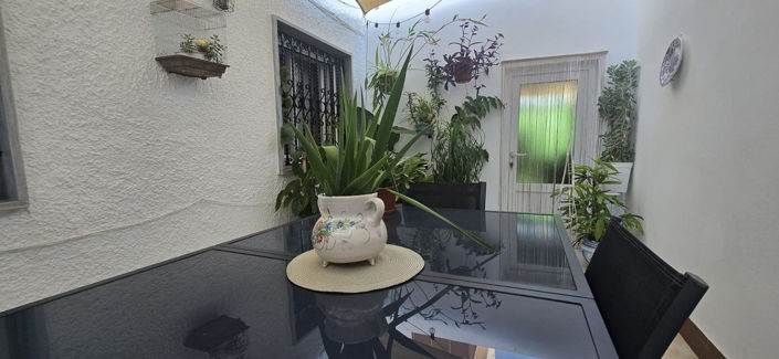 Image No.21-6 Bed House for sale