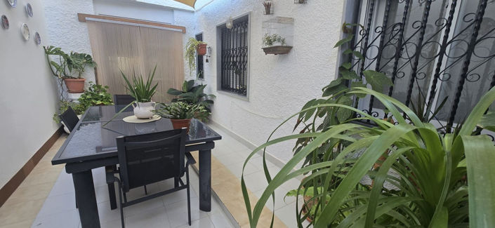 Image No.23-6 Bed House for sale