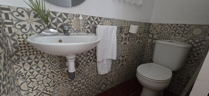 Image No.27-6 Bed House for sale