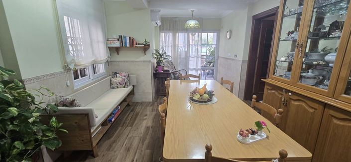 Image No.28-6 Bed House for sale