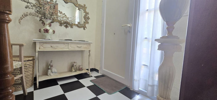 Image No.39-6 Bed House for sale