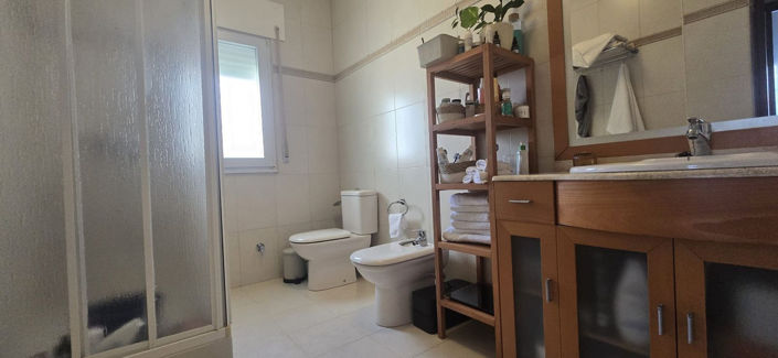 Image No.44-6 Bed House for sale