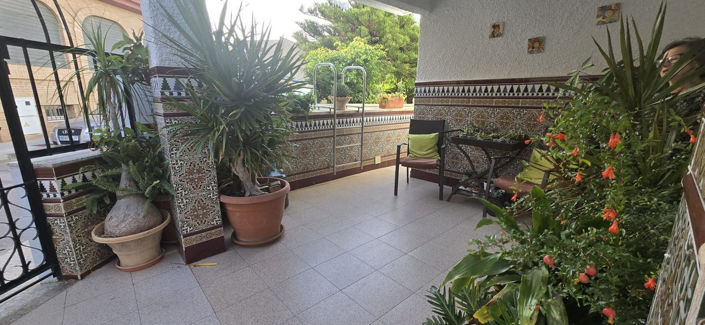 Image No.9-6 Bed House for sale