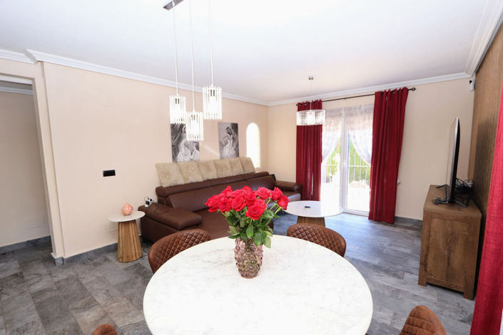 Image No.7-3 Bed House for sale