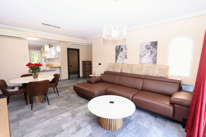 Image No.8-3 Bed House for sale