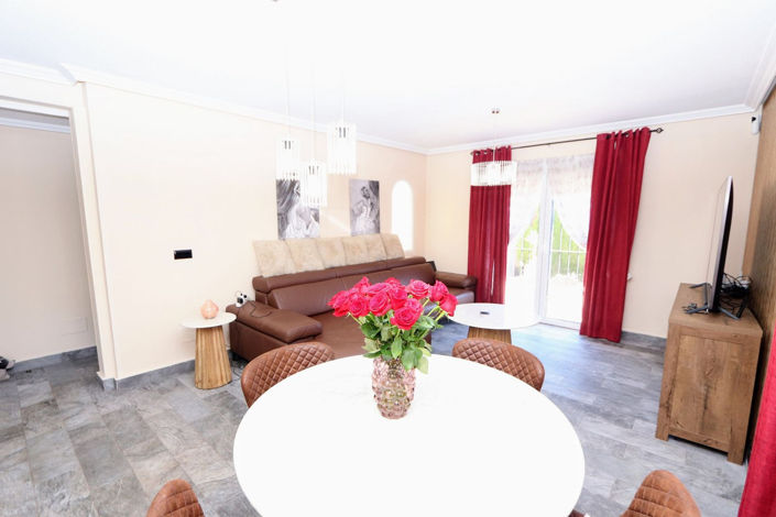 Image No.9-3 Bed House for sale