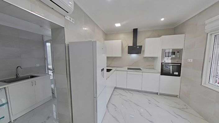 Image No.2-3 Bed Townhouse for sale