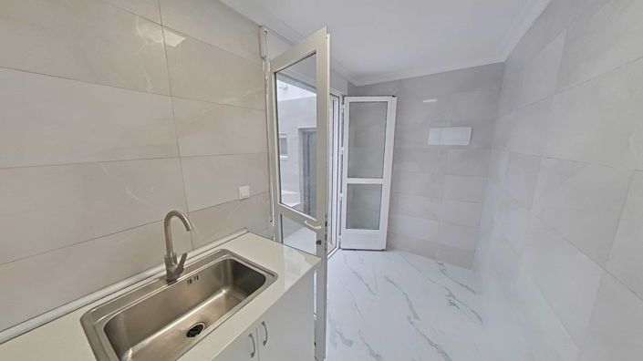 Image No.27-3 Bed Townhouse for sale