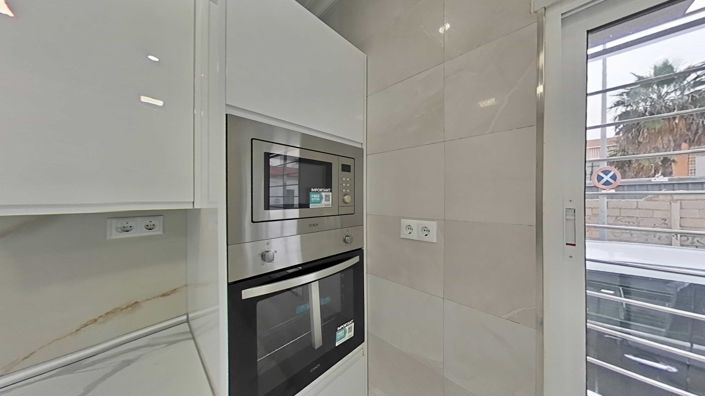 Image No.35-3 Bed Townhouse for sale