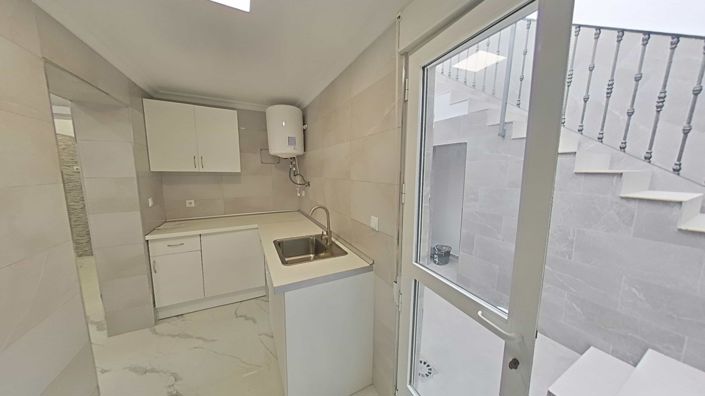 Image No.39-3 Bed Townhouse for sale