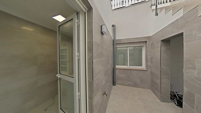 Image No.42-3 Bed Townhouse for sale