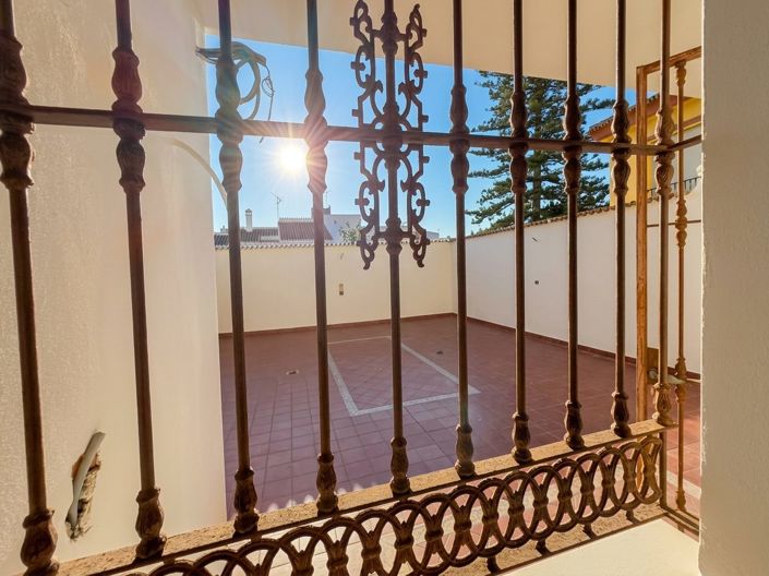 Image No.5-5 Bed Villa for sale