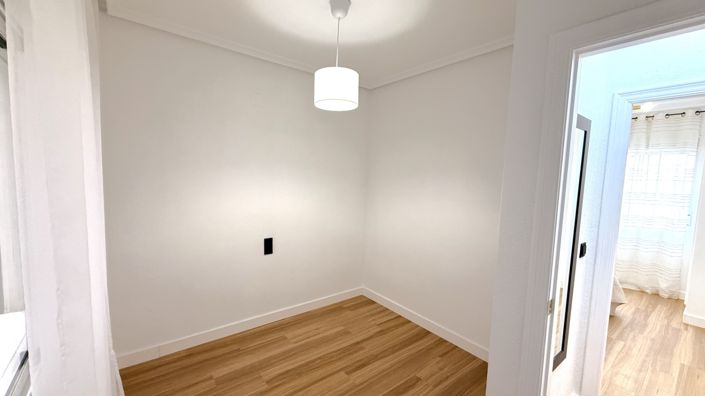 Image No.39-2 Bed Apartment for sale