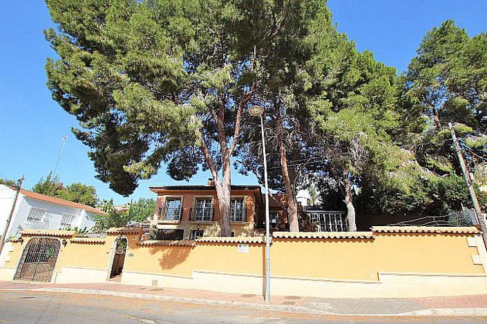 Image No.2-Villa de 6 chambres à vendre à Torrevieja
