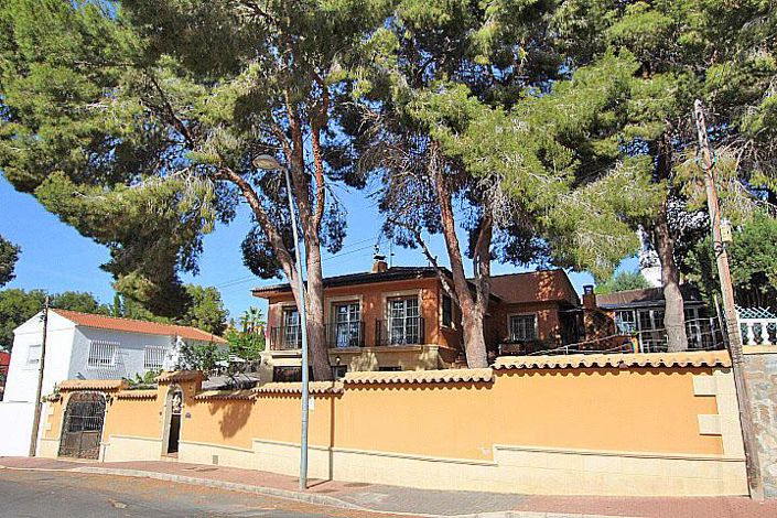 Image No.3-Villa de 6 chambres à vendre à Torrevieja
