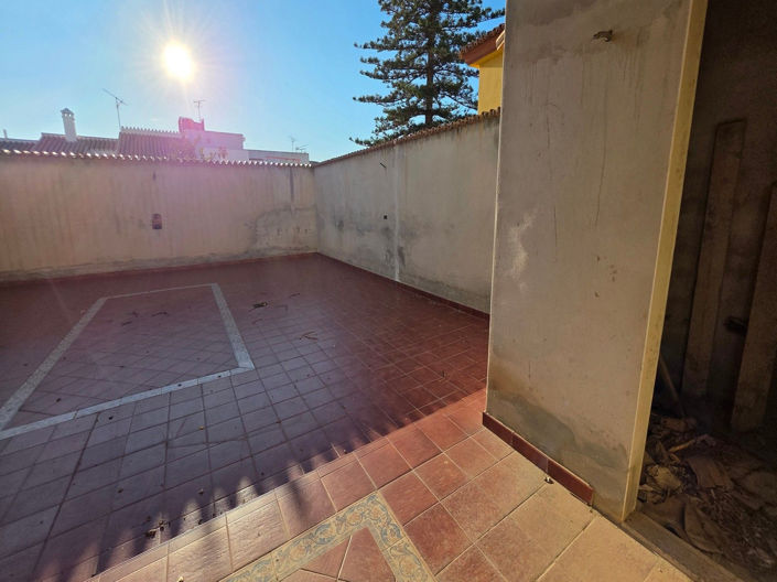 Image No.10-5 Bed House for sale