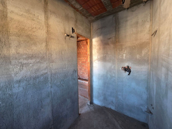 Image No.19-5 Bed House for sale