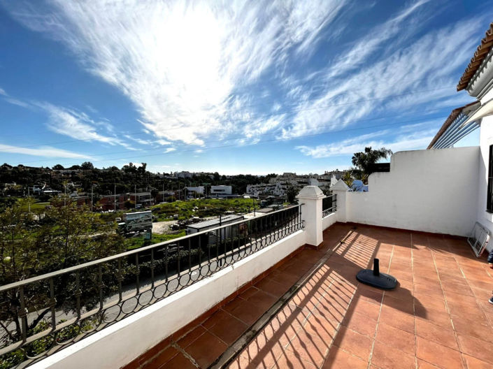 Image No.2-3 Bed Villa for sale