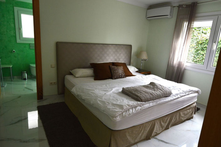 Image No.6-4 Bed House for sale