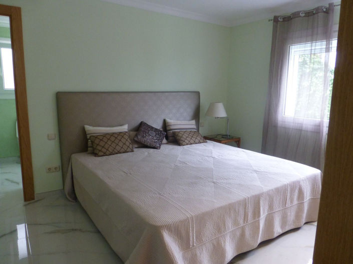 Image No.9-4 Bed House for sale