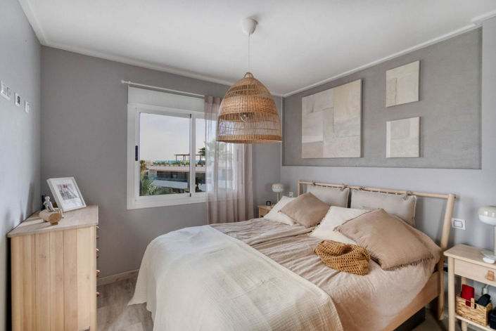 Image No.10-3 Bed House for sale