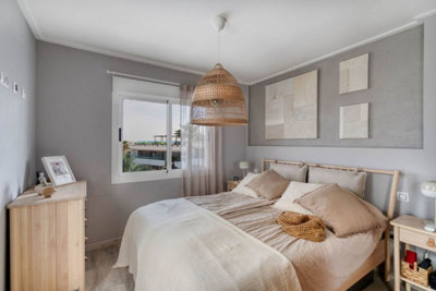 10-bb915d1cb19341576dcdc994b81ab9c5