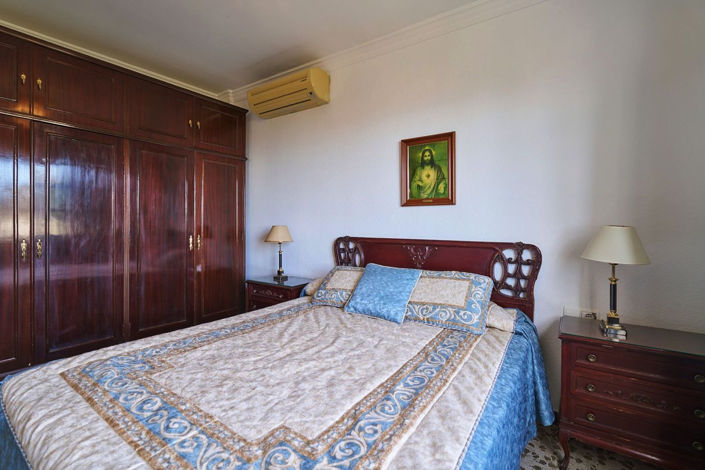 Image No.13-3 Bed House for sale