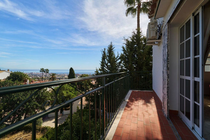 Image No.9-3 Bed House for sale