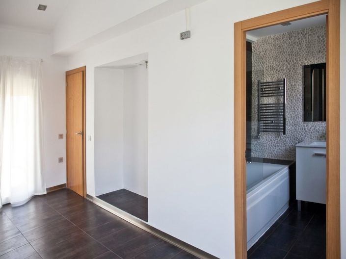Image No.4-3 Bed Villa for sale