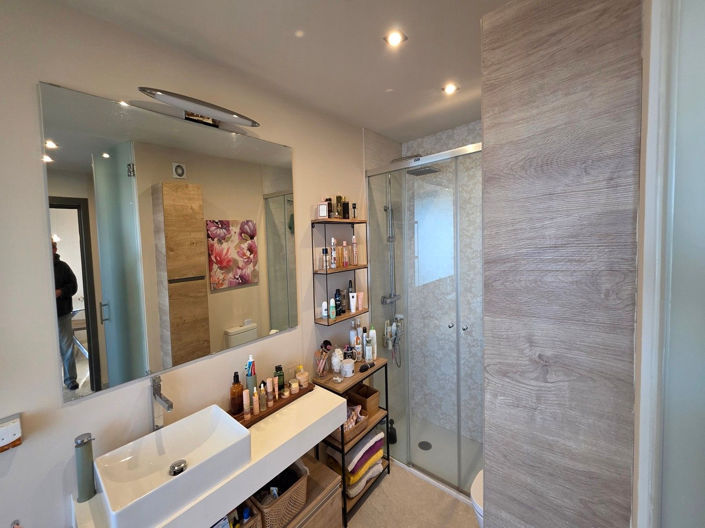 Image No.28-2 Bed Apartment for sale