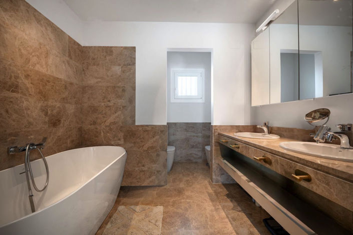 Image No.7-2 Bed House for sale