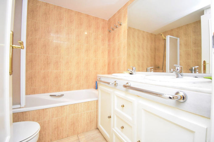 Image No.9-2 Bed Apartment for sale