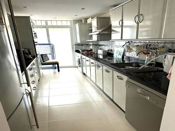 Image No.3-3 Bed House for sale