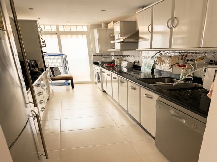 Image No.3-3 Bed Villa for sale