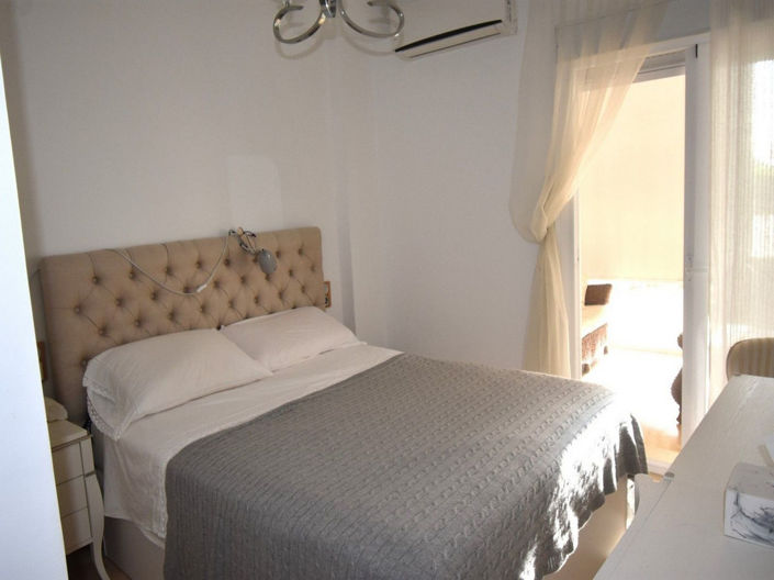 Image No.7-3 Bed House for sale