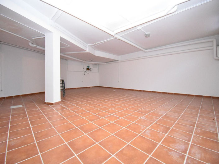 Image No.12-2 Bed House for sale