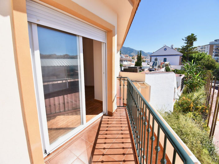 Image No.2-2 Bed Townhouse for sale
