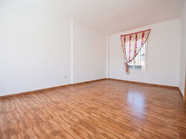 Image No.3-2 Bed Villa for sale