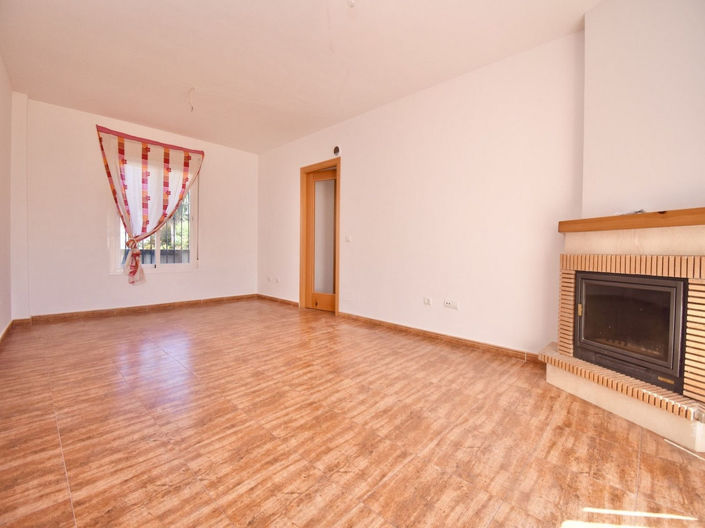 Image No.4-2 Bed House for sale