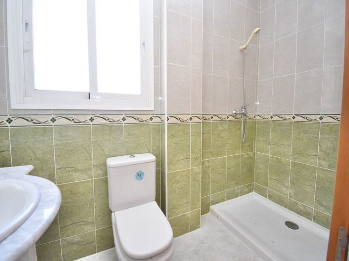 Image No.6-2 Bed House for sale