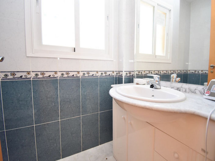 Image No.6-2 Bed House for sale